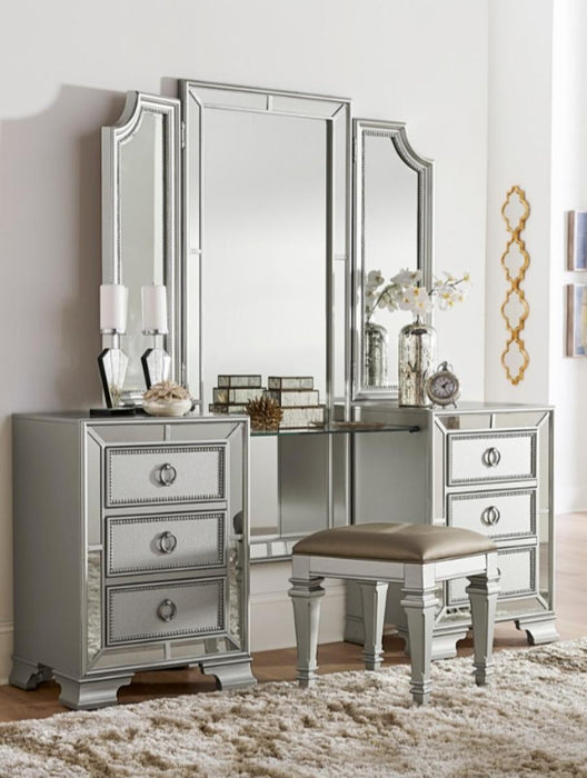 Avondale Vanity Dresser with Mirror in Silver 1646-15